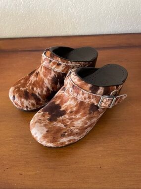 RARE DANSKO Ingrid Clogs Calf Hair Sz 36 Discontinued Brown & White Animal Print
